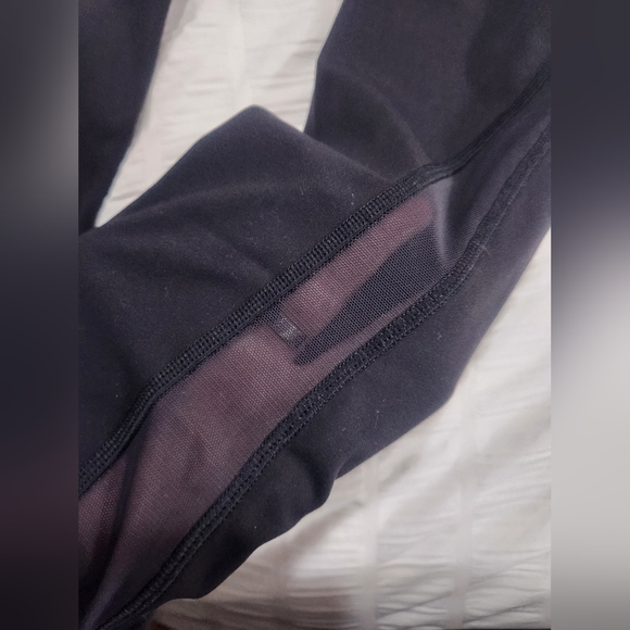 Lululemon leggings with mesh - Picture 6 of 9